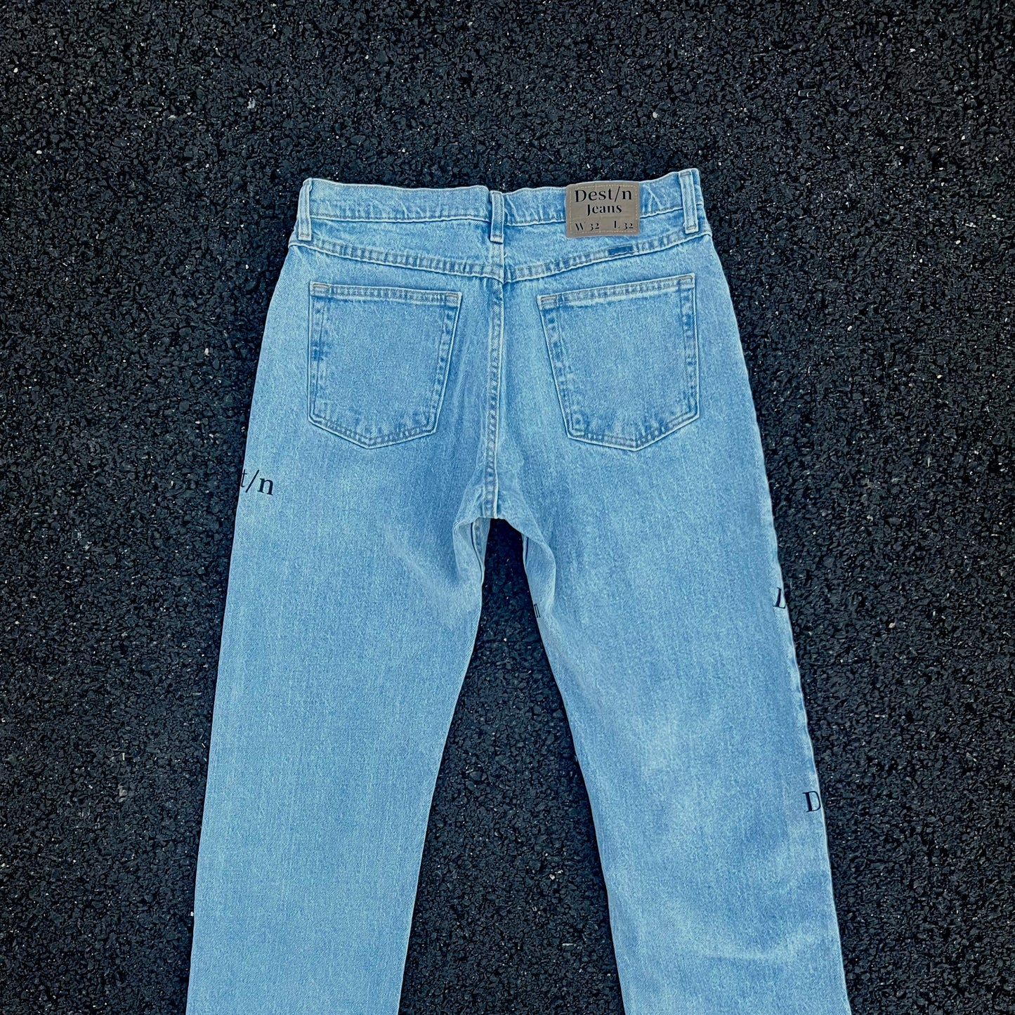 Dest/n Scattered Logo Jeans (Light blue)
